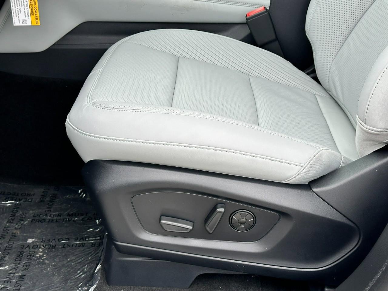 New 2026 Ford Explorer Platinum w/ LUX Leather Package AWD/4WD image 13