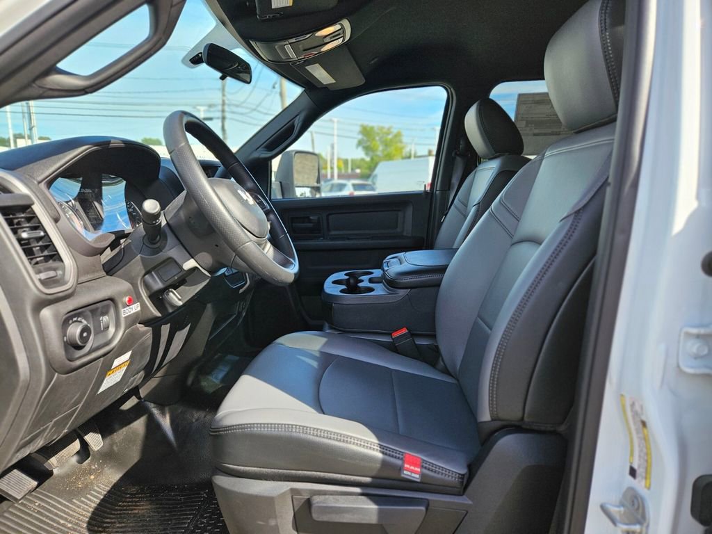 New 2024 RAM 3500 Tradesman w/ Chrome Appearance Group image 17