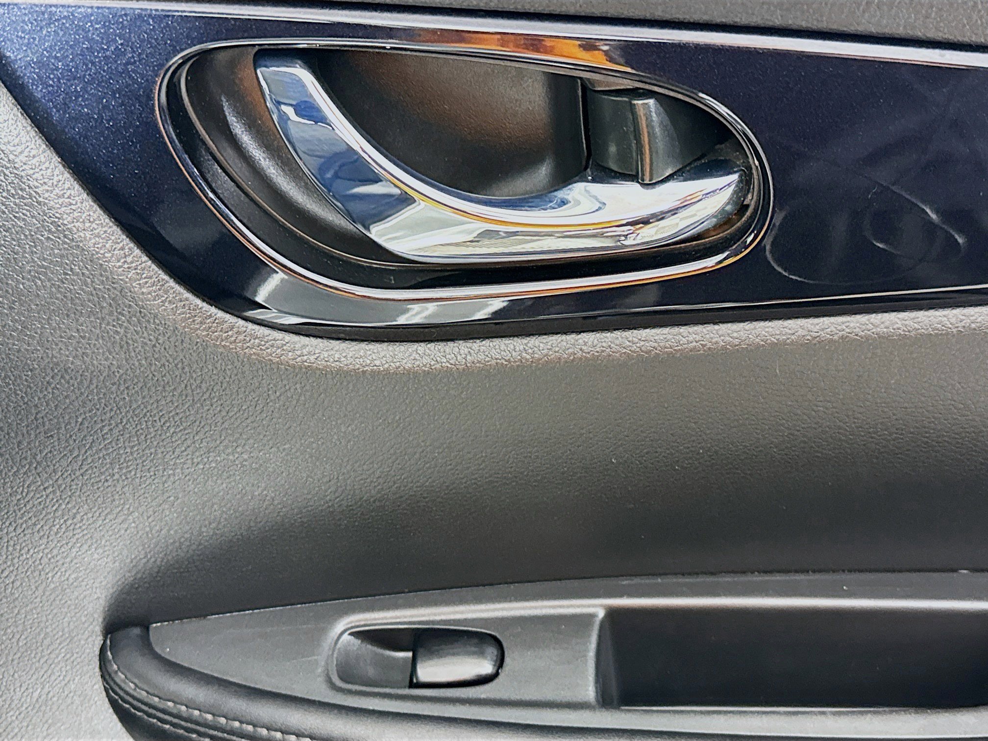 Used 2020 Nissan Rogue Sport SV image 30