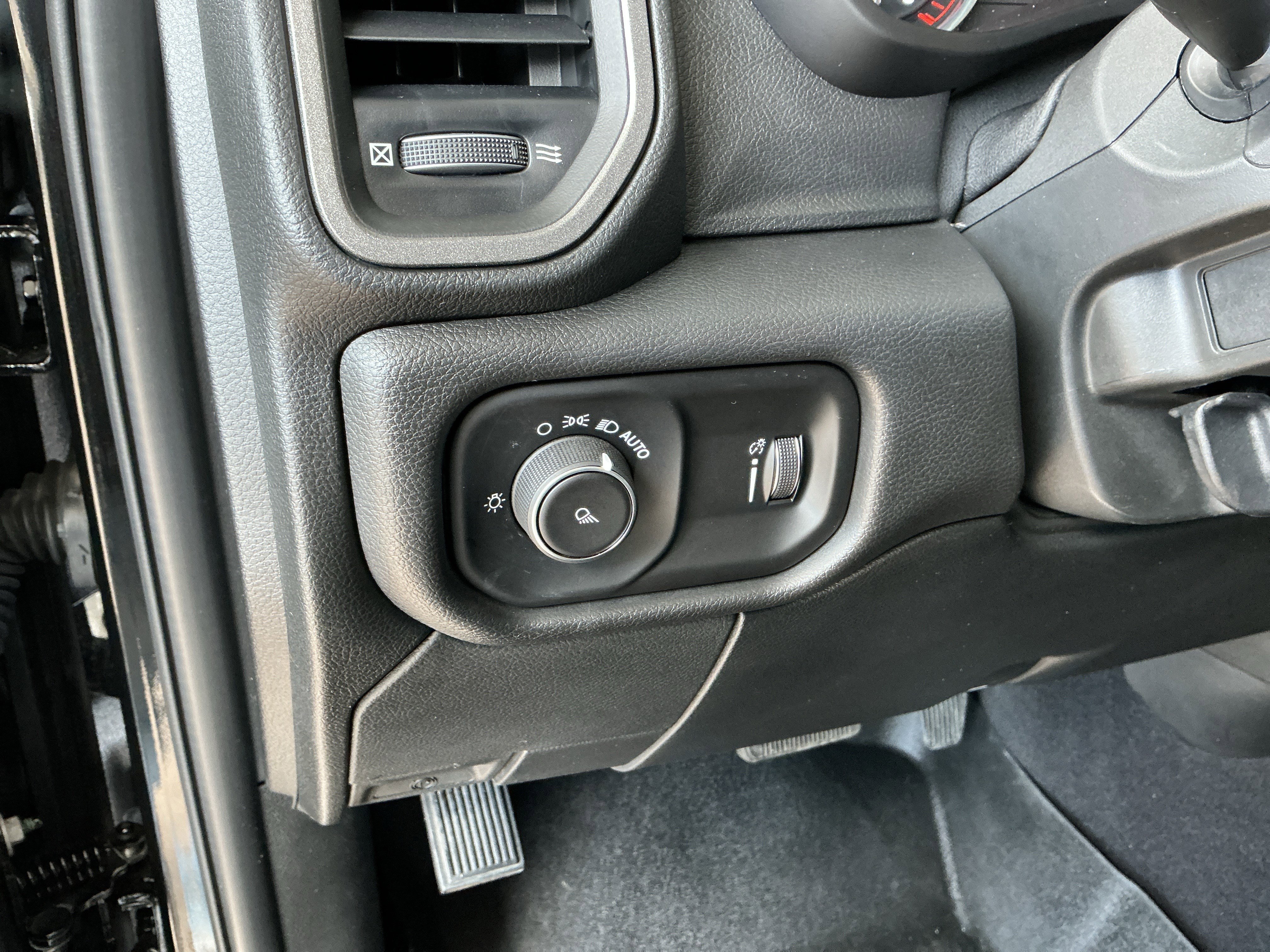 Used 2022 RAM 3500 Tradesman image 26