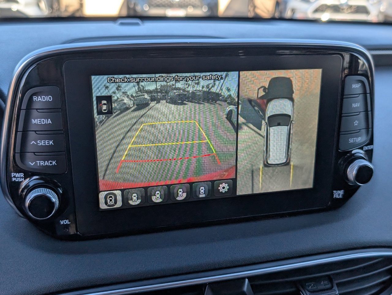 Used 2019 Hyundai Santa Fe Limited w/ Cargo Package image 6