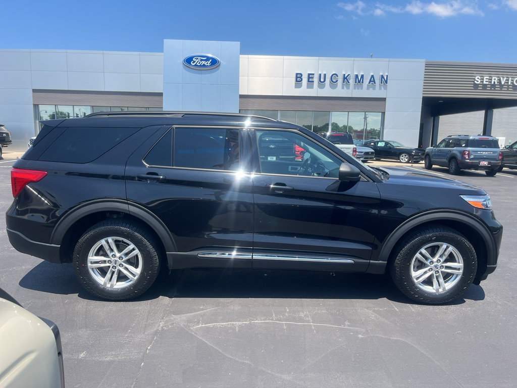 Certified 2021 Ford Explorer XLT w/ Equipment Group 202A AWD/4WD image 8