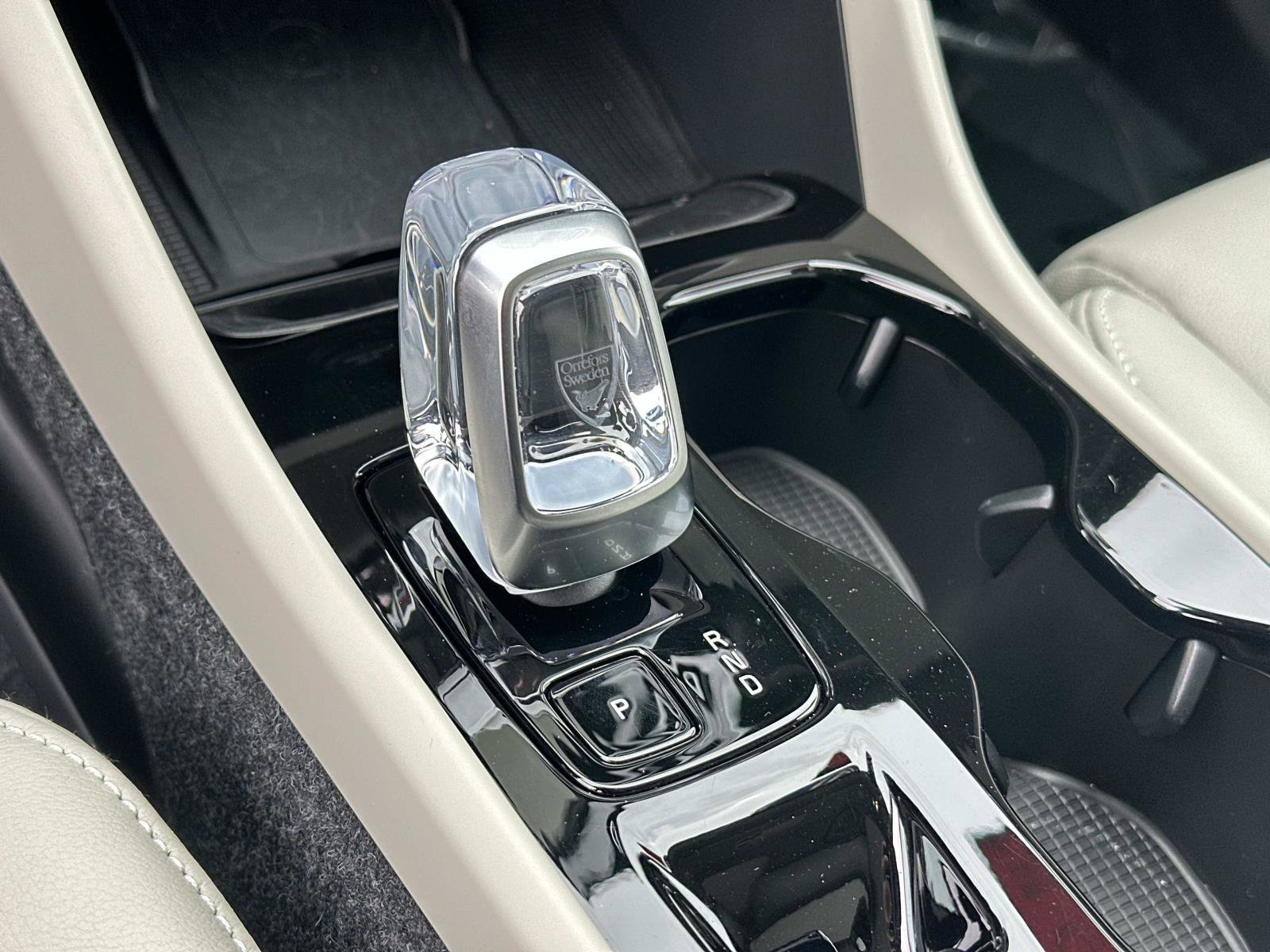 Certified 2026 Volvo XC40 B5 Plus w/ Protection Package Premier image 14