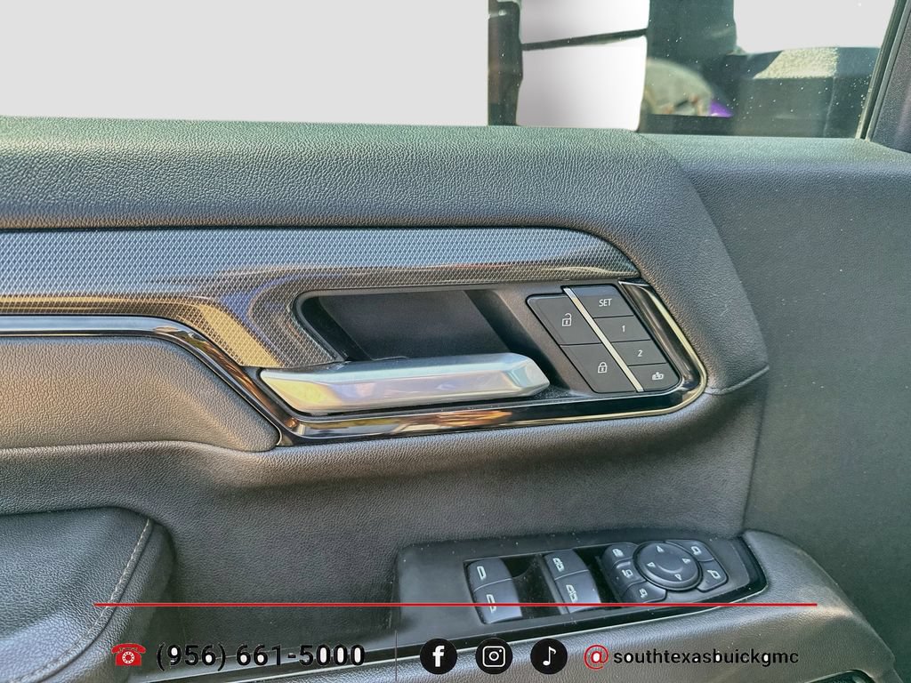 Used 2025 GMC Sierra 2500 AT4 w/ AT4 Premium Plus Package AWD/4WD image 10