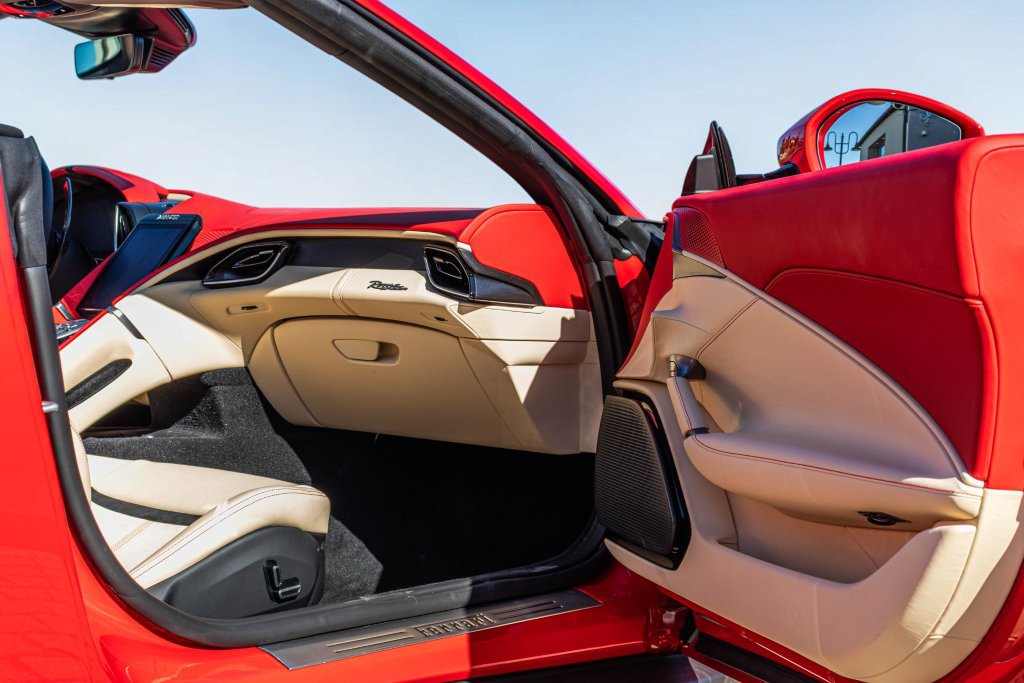 Certified 2025 Ferrari Roma Spider RWD image 48