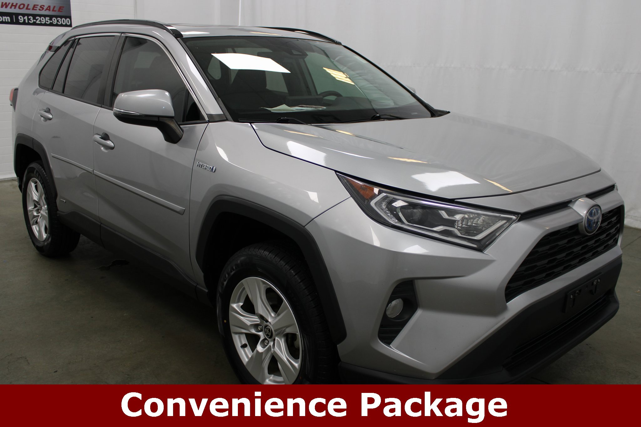 Used 2021 Toyota RAV4 XLE image 3