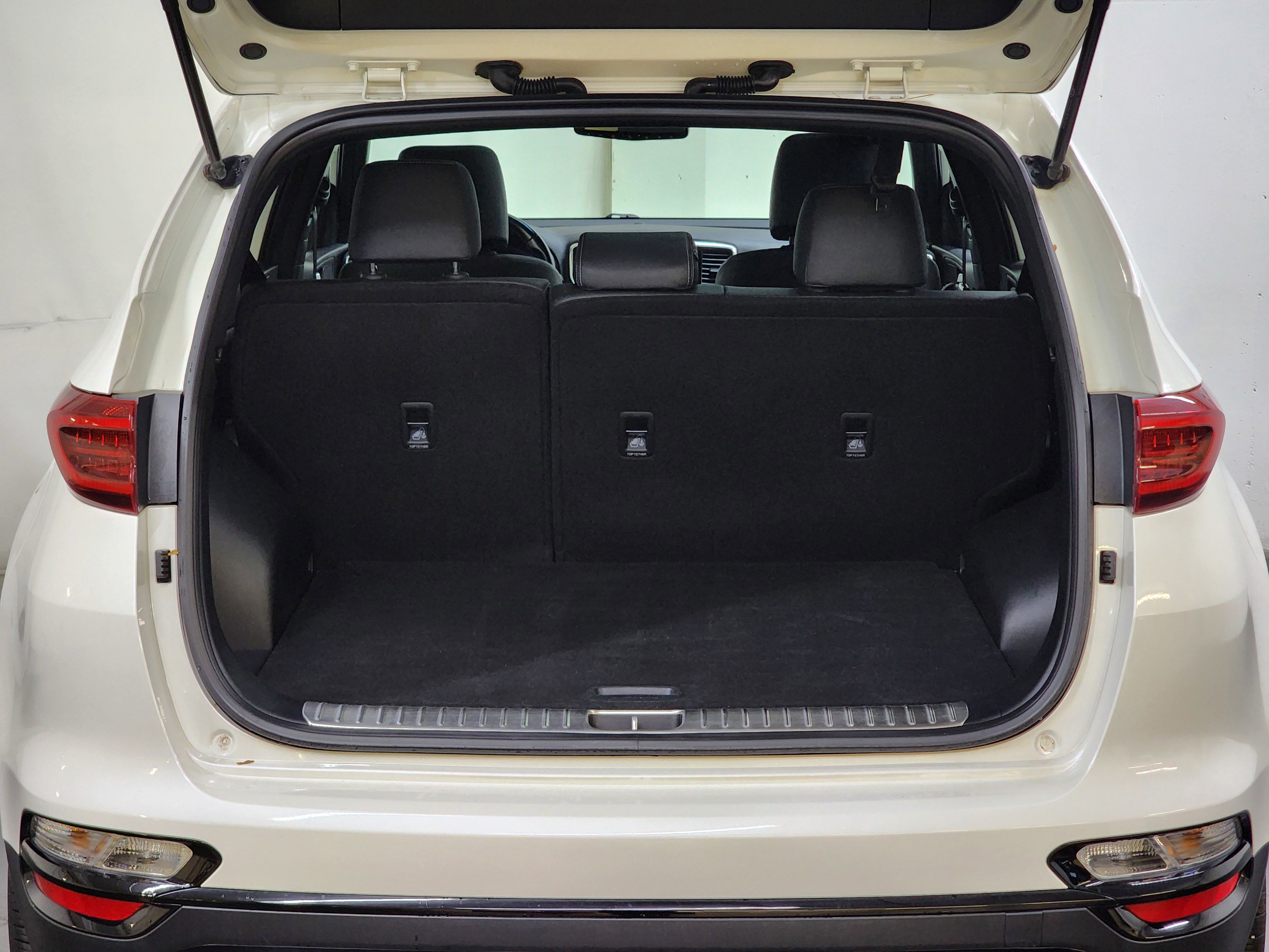 Used 2022 Kia Sportage Nightfall Edition w/ Nighfall AWD Premium Package image 8