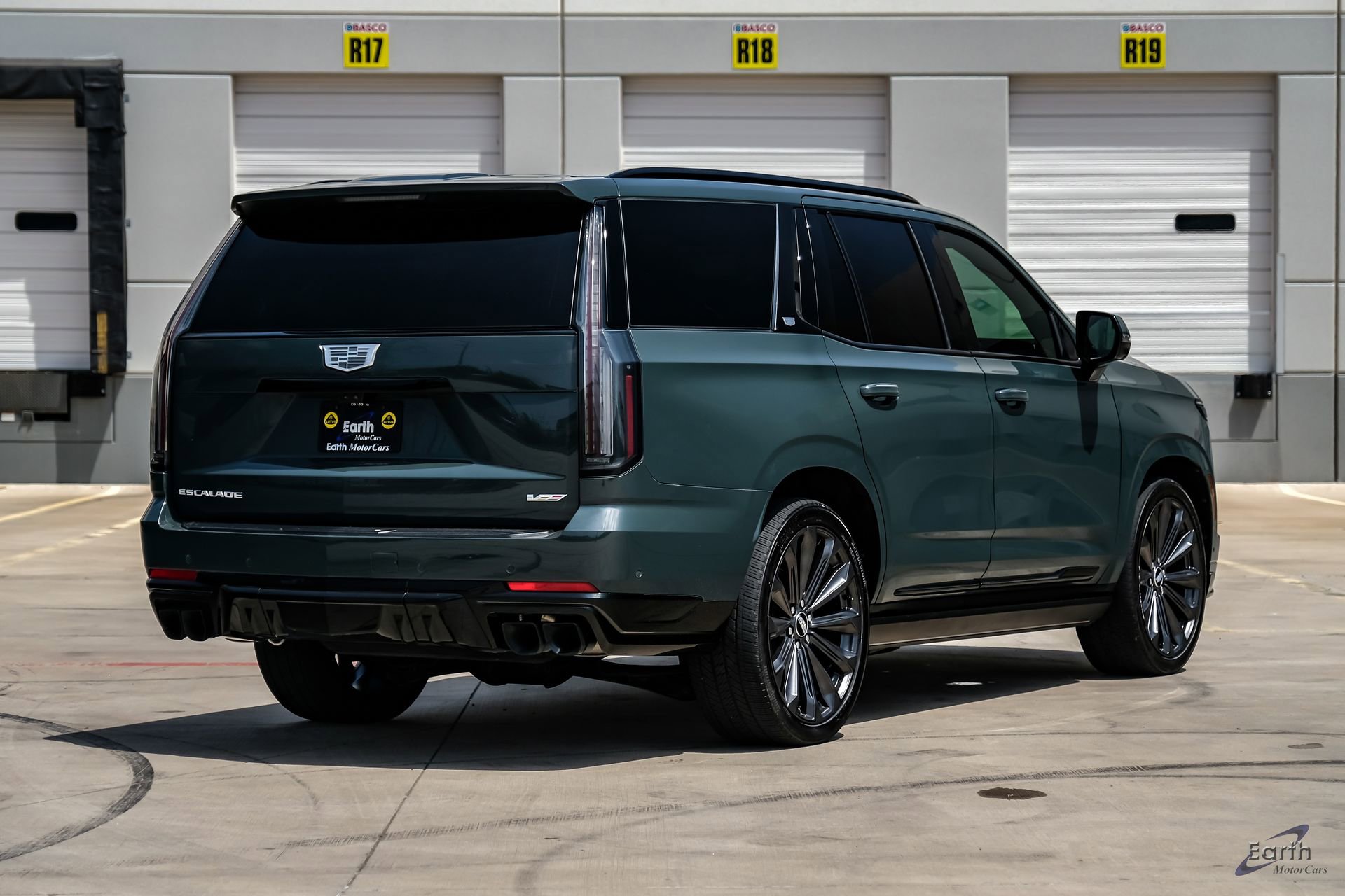 Used 2025 Cadillac Escalade V AWD/4WD image 17