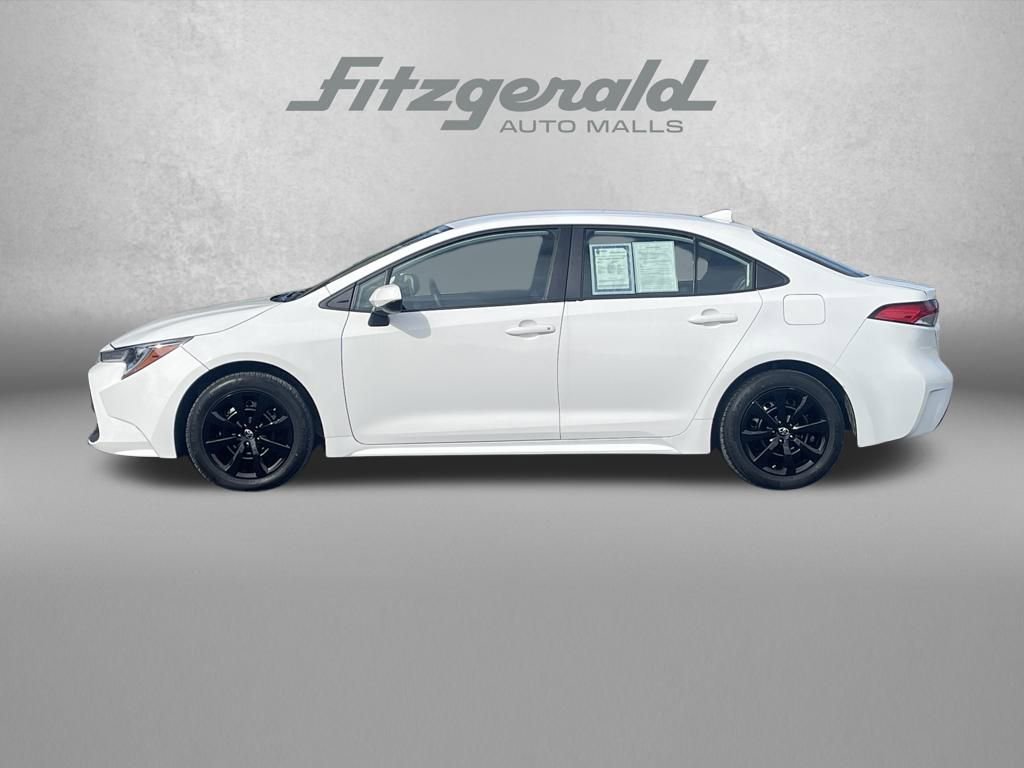 Used 2022 Toyota Corolla LE image 4