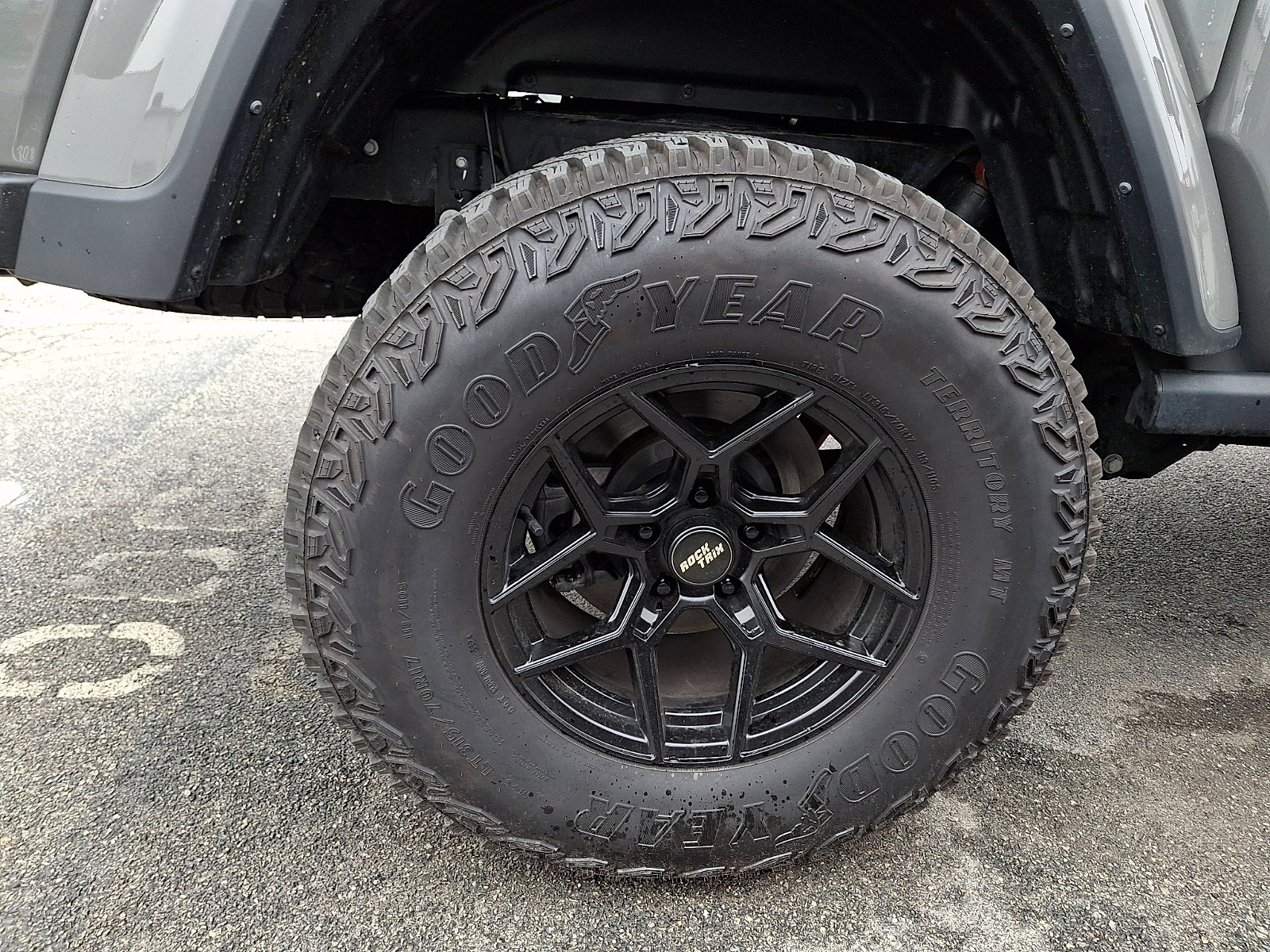 Used 2023 Jeep Gladiator Sport image 9