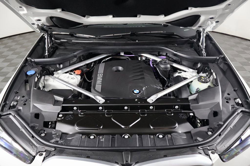 New 2026 BMW X5 sDrive40i w/ Climate Comfort Package image 9