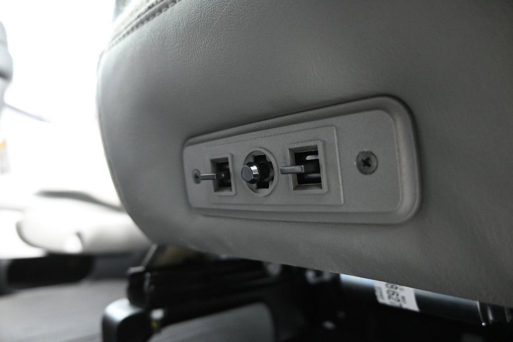 New 2026 Chevrolet Express 3500 image 21