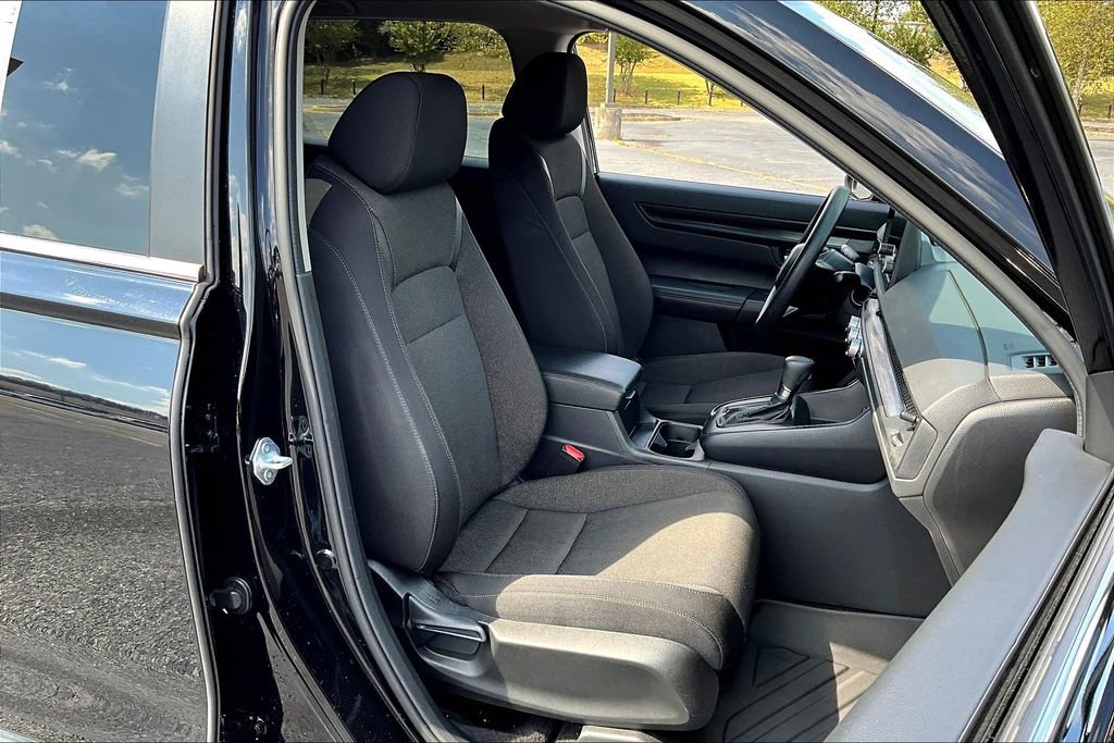 Used 2023 Honda CR-V LX image 7