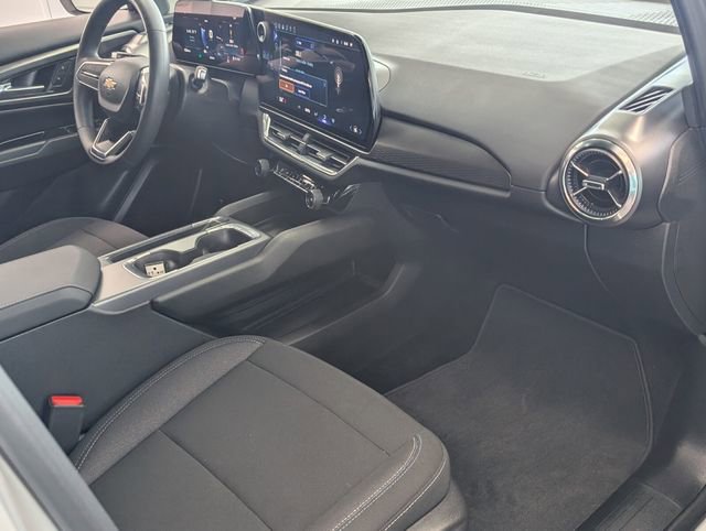 Used 2026 Chevrolet Equinox EV LT image 14