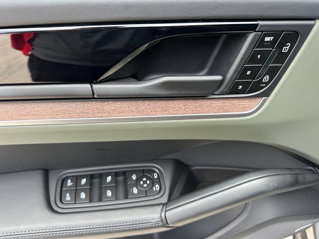 Certified 2026 Porsche Cayenne S AWD/4WD image 18