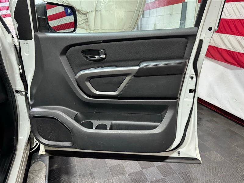 Used 2015 Nissan Titan SV w/ SV Value Truck Package image 13