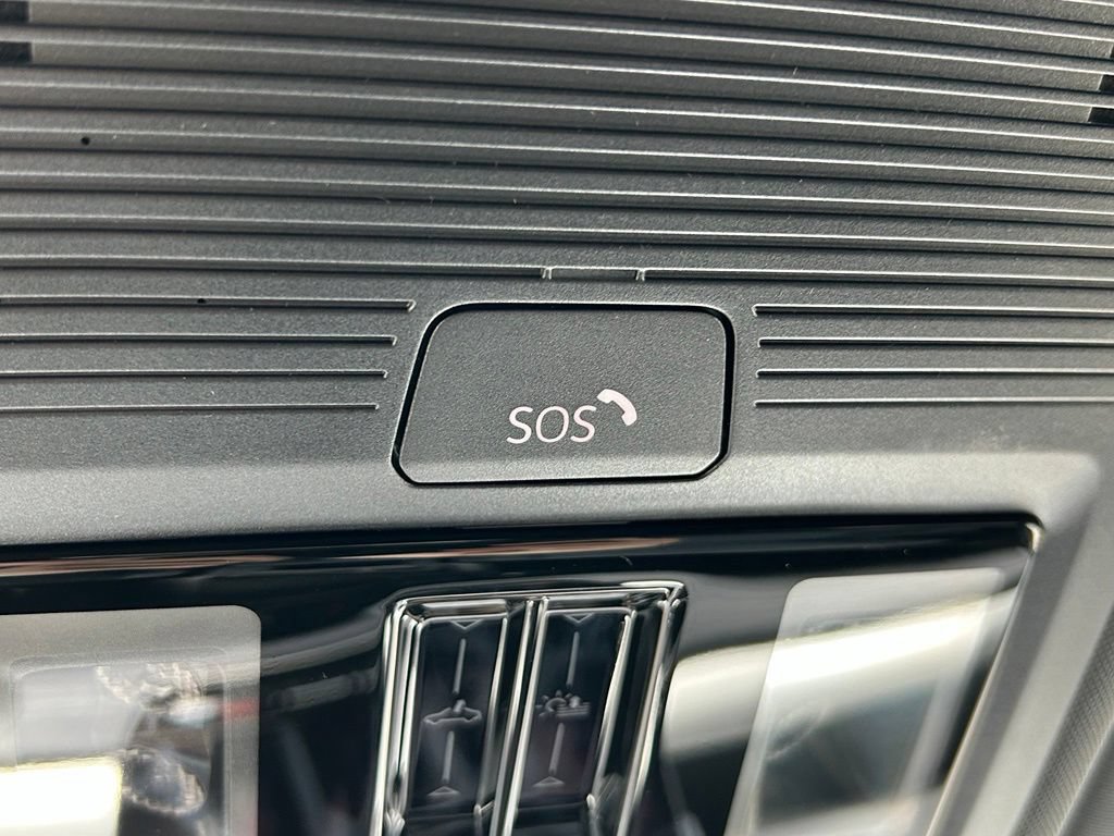 New 2026 Volkswagen Tiguan SE R-Line FWD image 30