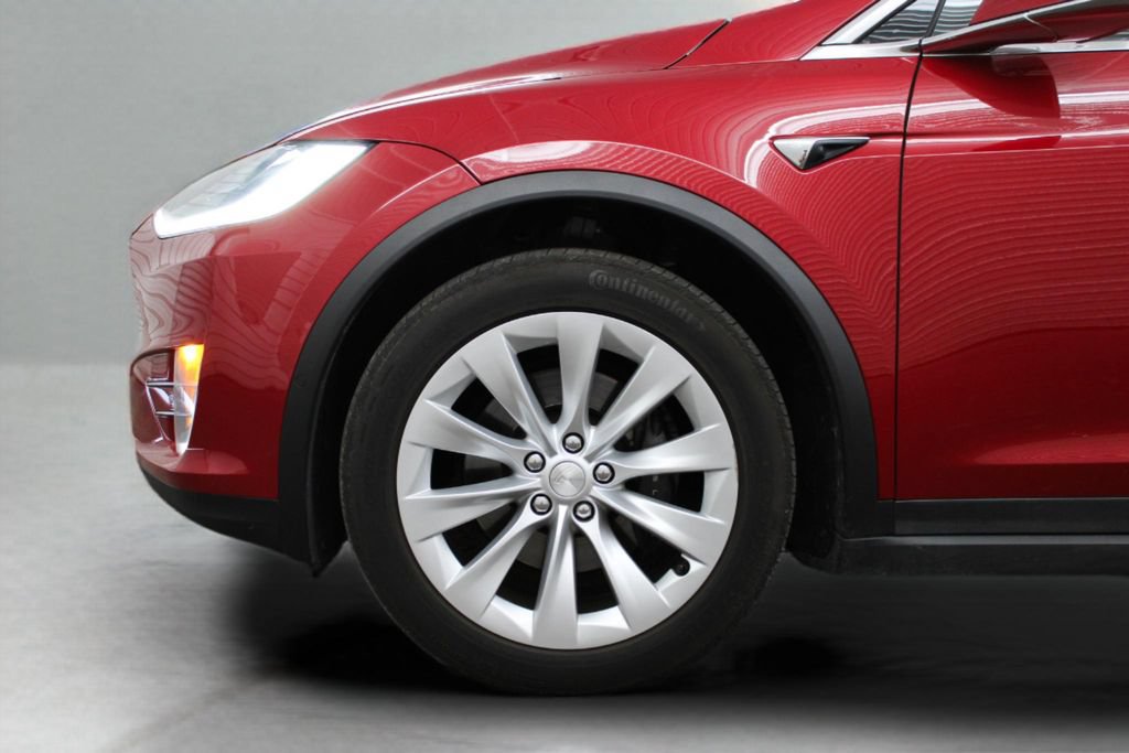 Used 2018 Tesla Model X 75D AWD/4WD image 6