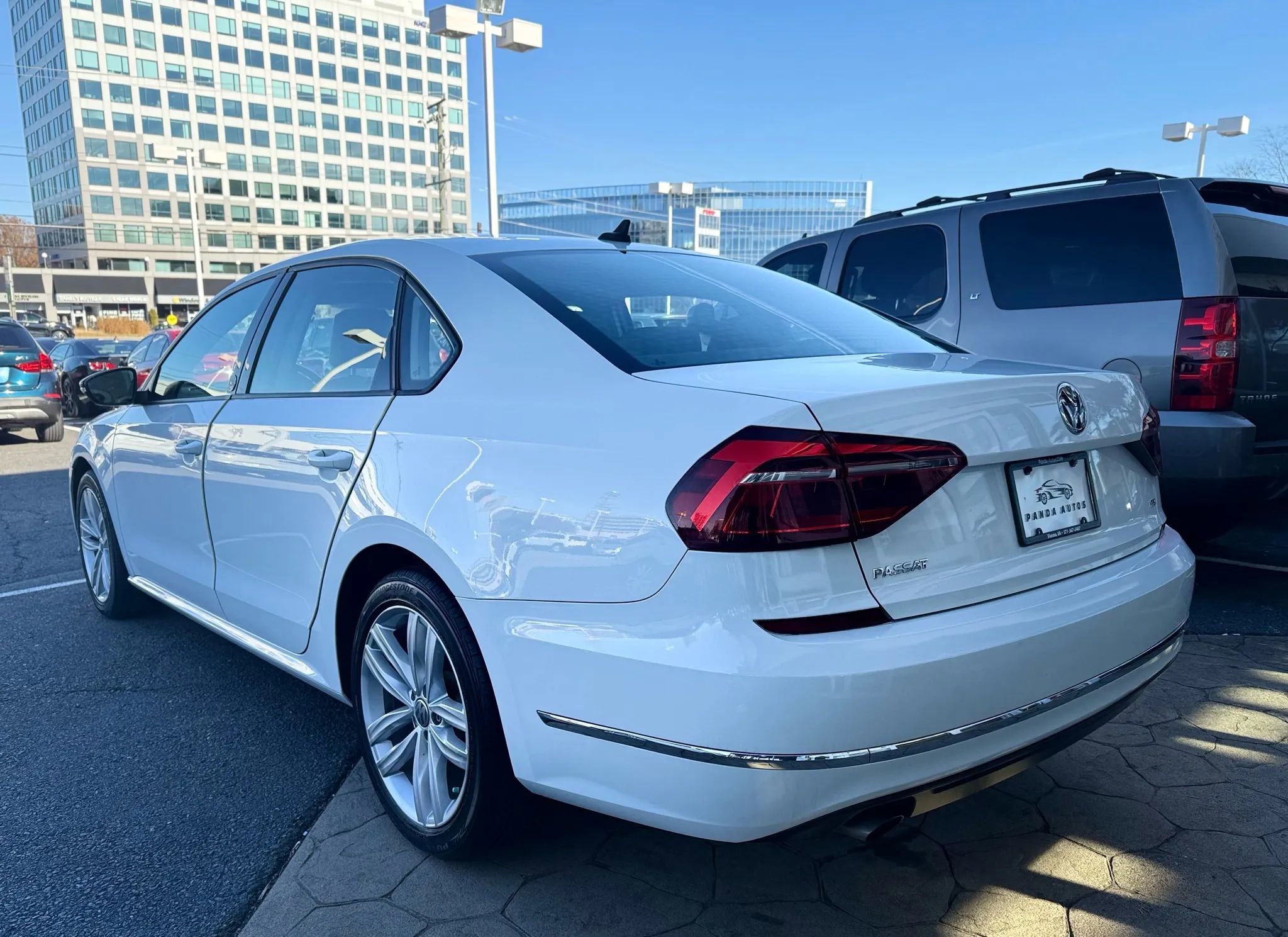Used 2019 Volkswagen Passat 2.0T Wolfsburg w/ Wheels & Sunroof Package image 5