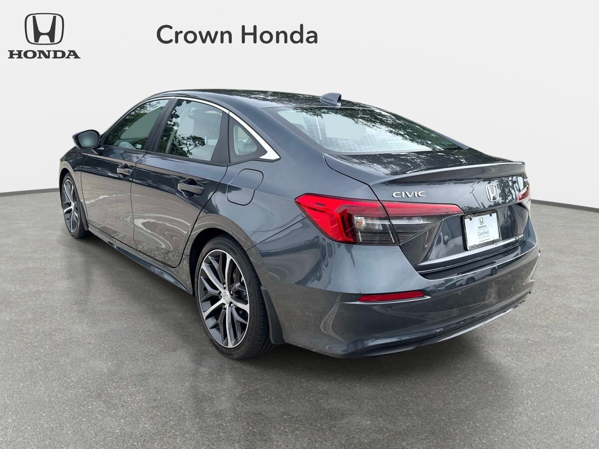 Used 2024 Honda Civic Touring image 3