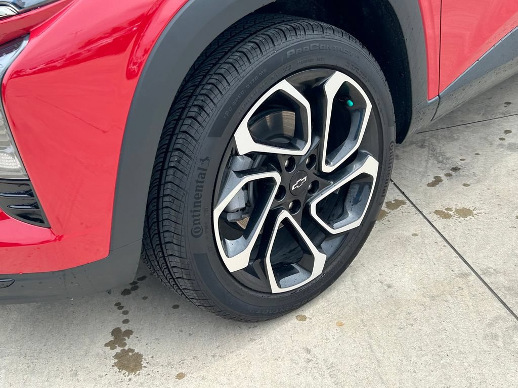 Used 2026 Chevrolet Trax RS w/ Sunroof Package FWD image 9
