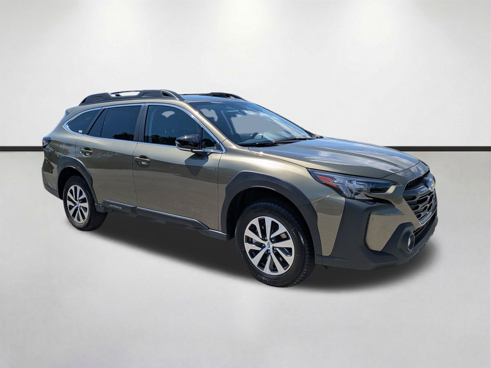 Used 2025 Subaru Outback Premium AWD/4WD image 2
