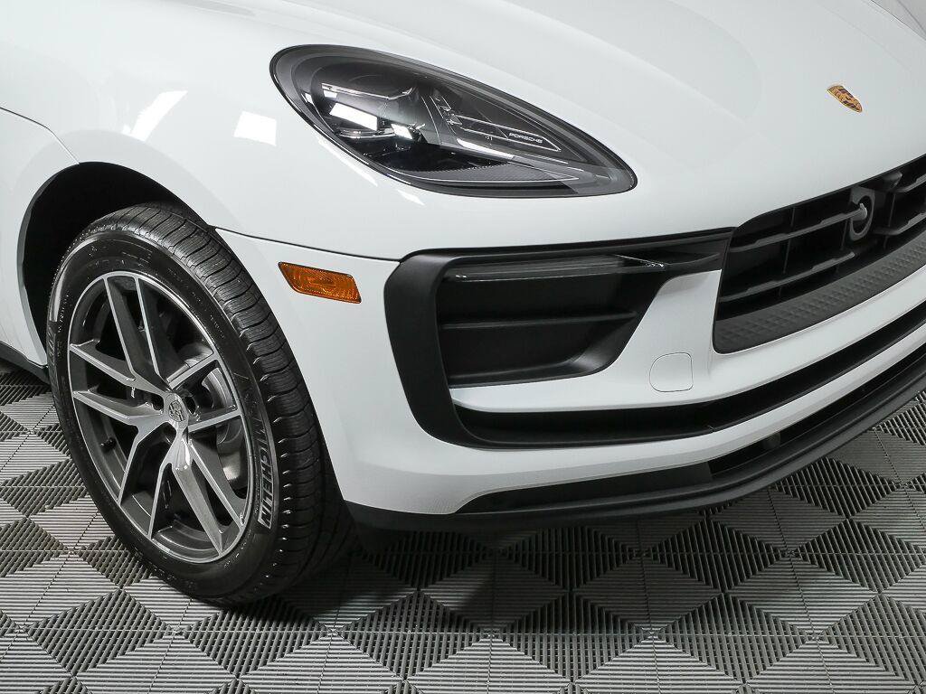 Certified 2026 Porsche Macan Turbo AWD/4WD image 36