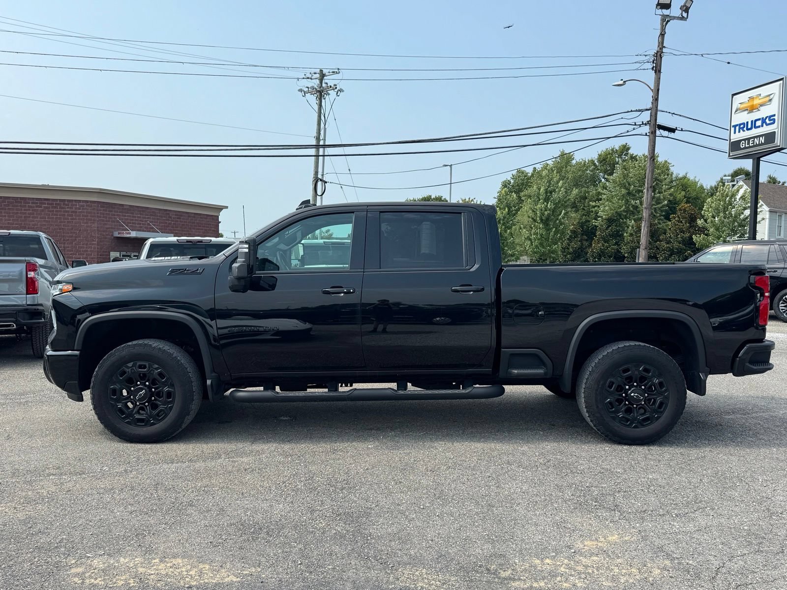 Used 2024 Chevrolet Silverado 2500 LTZ w/ LTZ Plus Package AWD/4WD image 2