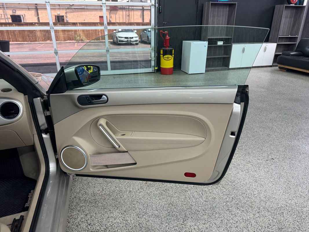 Used 2013 Volkswagen Beetle 2.5 image 15