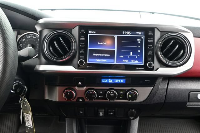 Used 2022 Toyota Tacoma SR5 AWD/4WD image 8