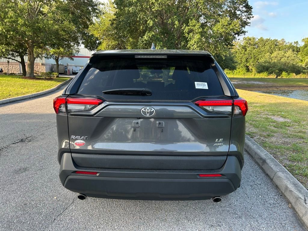 Used 2024 Toyota RAV4 LE AWD/4WD image 4