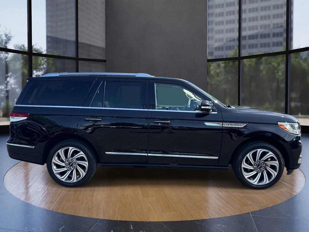 Certified 2023 Lincoln Navigator Reserve image 2