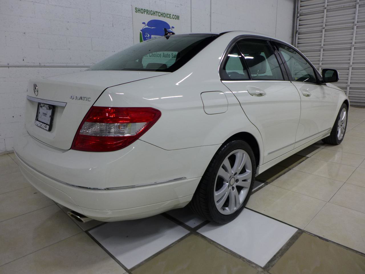 Used 2009 Mercedes-Benz C 300 4MATIC Sedan image 6