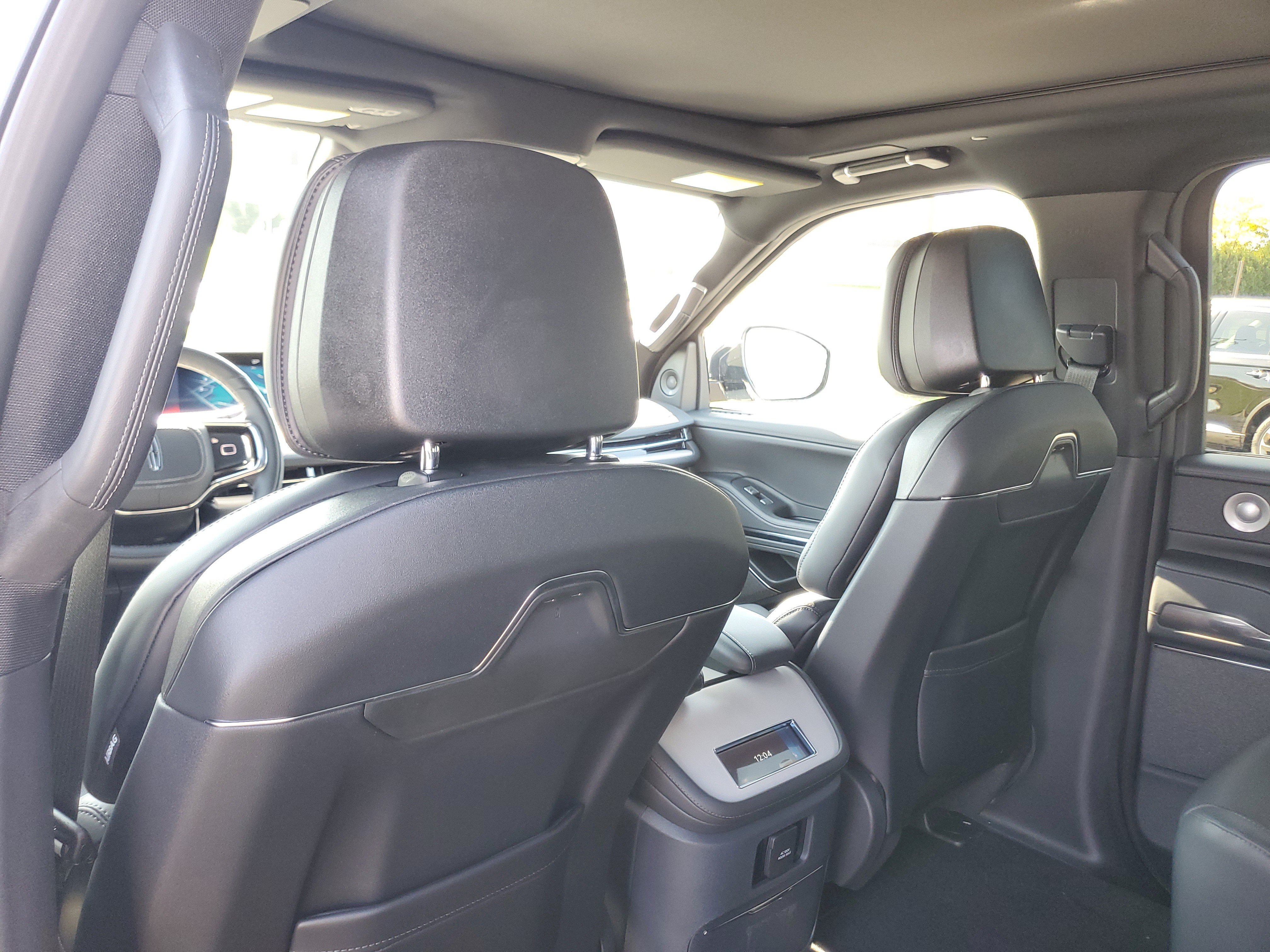 New 2027 Lincoln Navigator Reserve w/ Jet Appearance Package AWD/4WD image 28