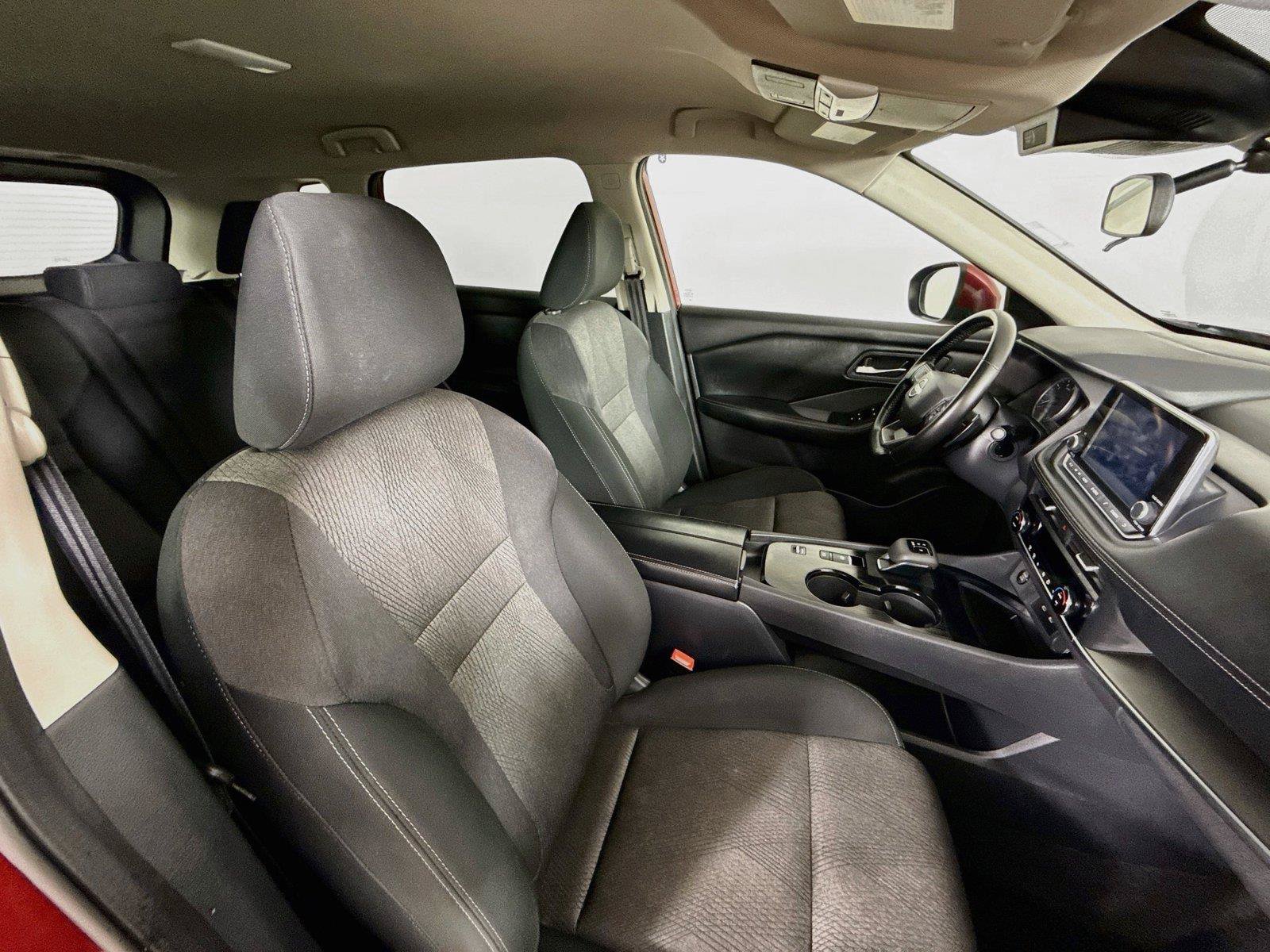 Used 2025 Nissan Rogue SV FWD image 26