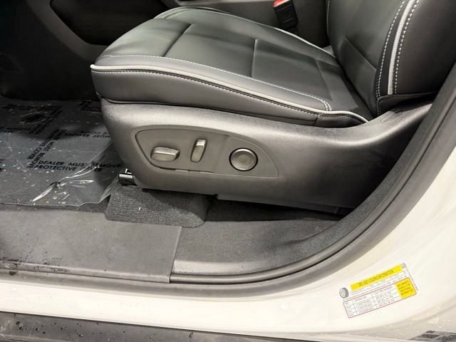 Used 2025 Chevrolet Silverado EV LT image 14