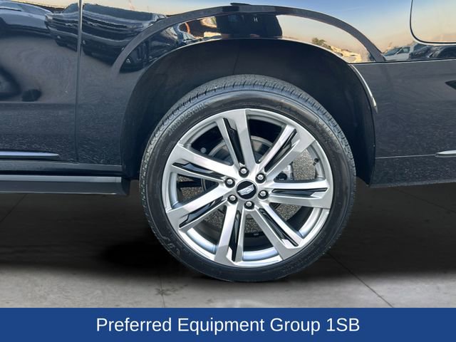 Certified 2025 Cadillac Escalade ESV Premium Luxury w/ LPO, Floor Liner Package AWD/4WD image 28