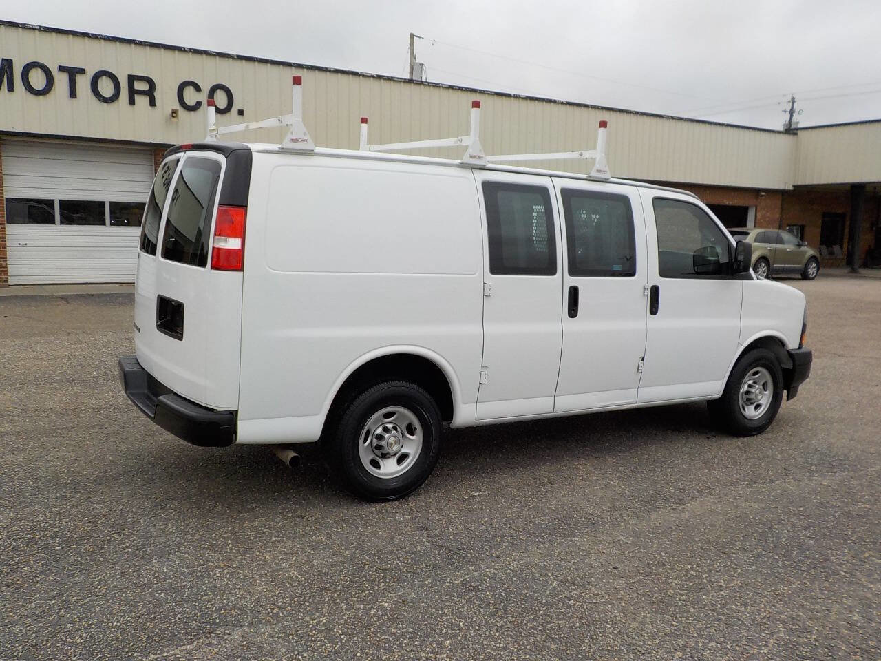 Used 2020 Chevrolet Express 2500 w/ Driver Convenience Package image 5