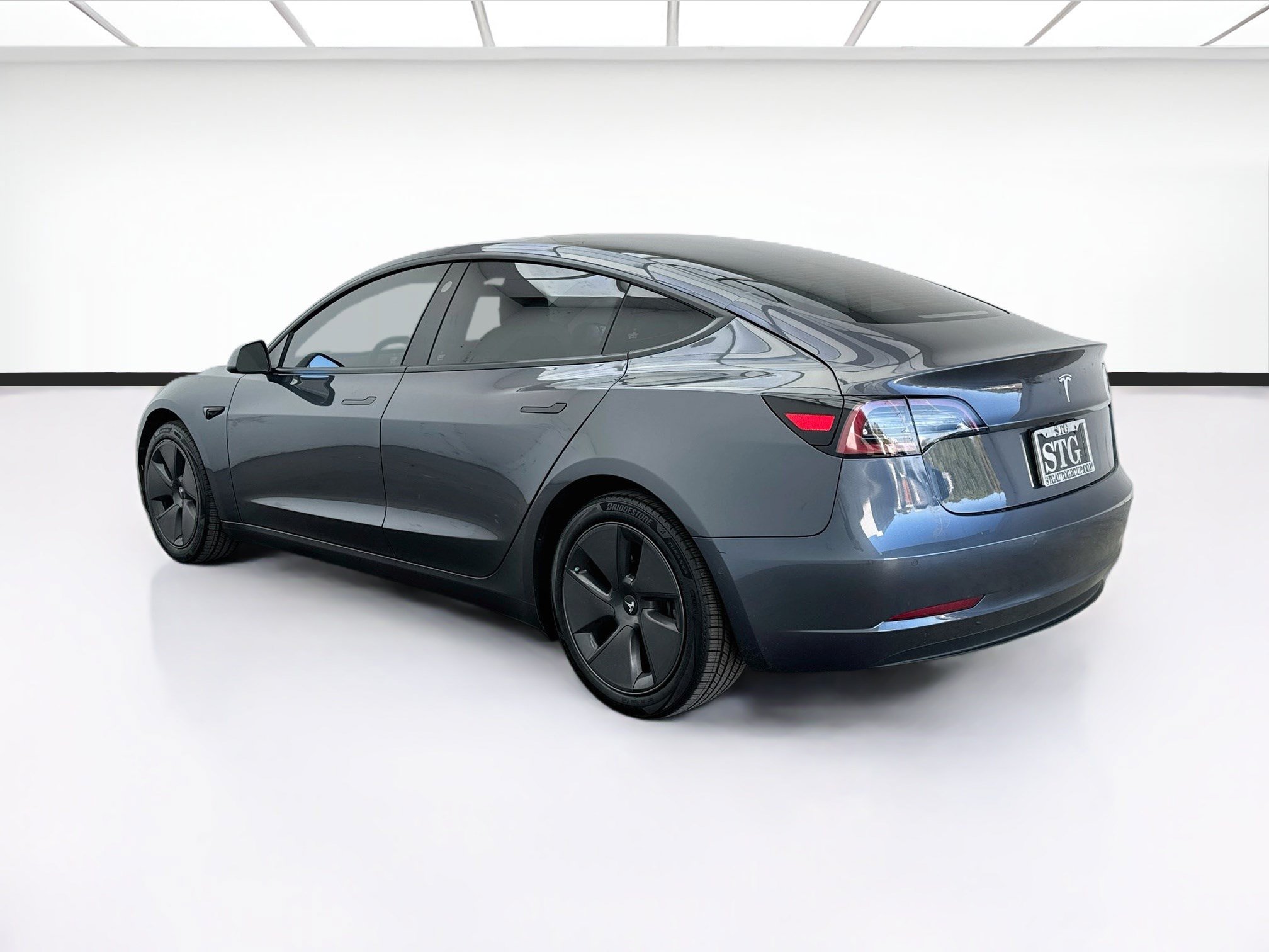 Used 2021 Tesla Model 3 Standard Range Plus RWD image 6