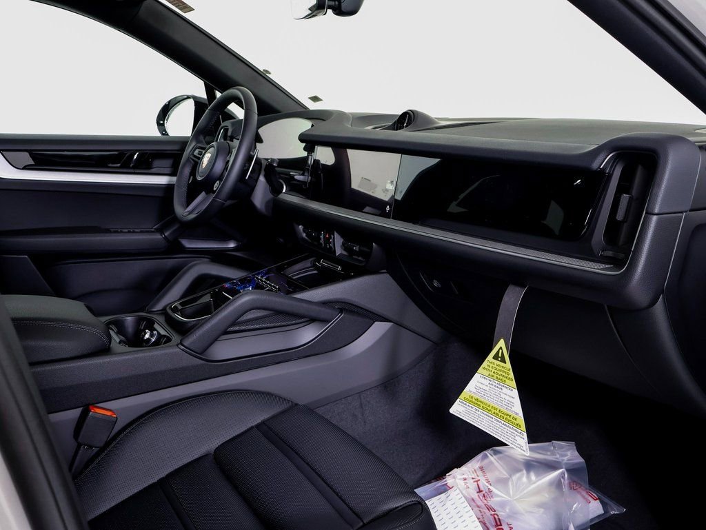 New 2026 Porsche Cayenne S image 6