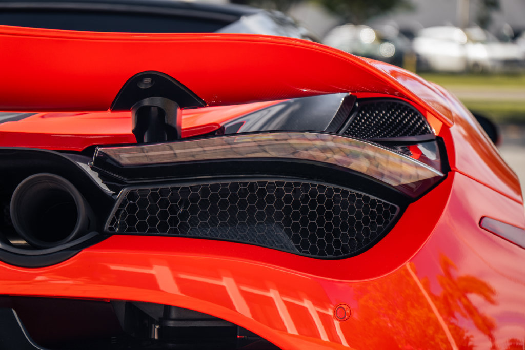 Used 2021 McLaren 720S Performance RWD image 13