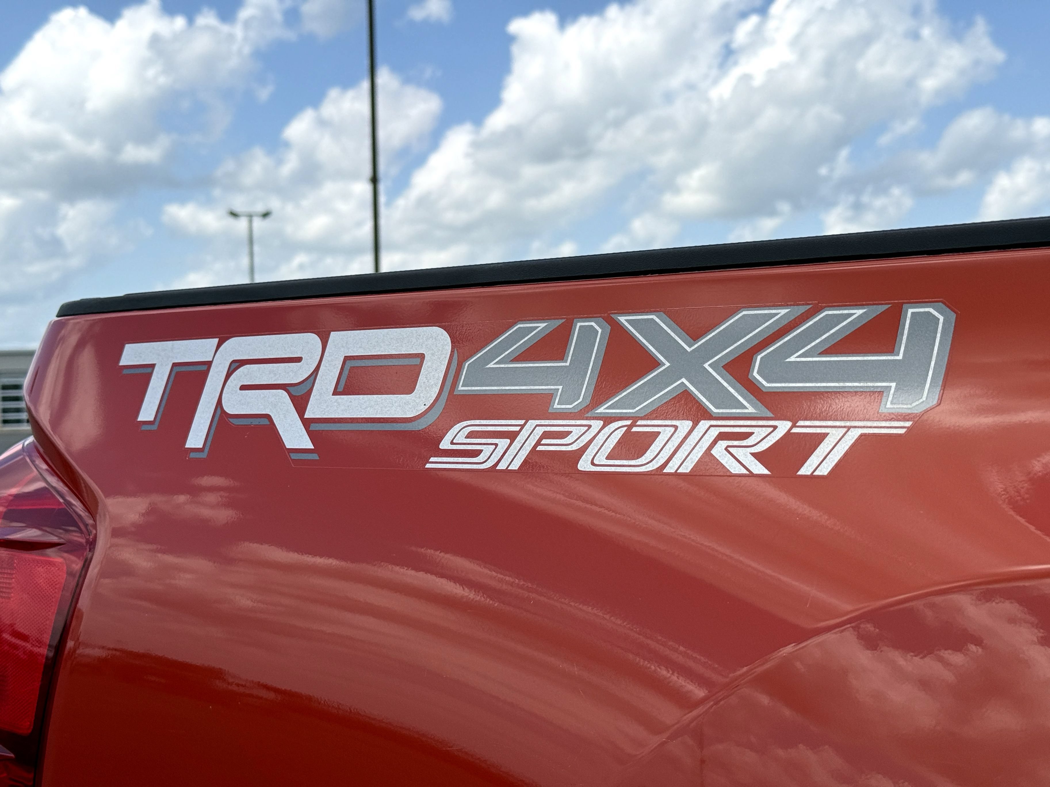 Used 2017 Toyota Tacoma TRD Sport AWD/4WD image 12