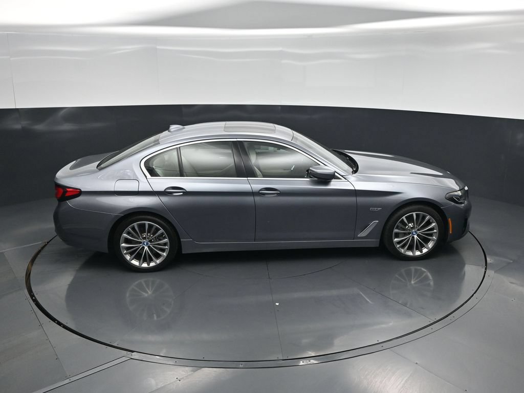 Used 2022 BMW 530e w/ Convenience Package RWD image 37