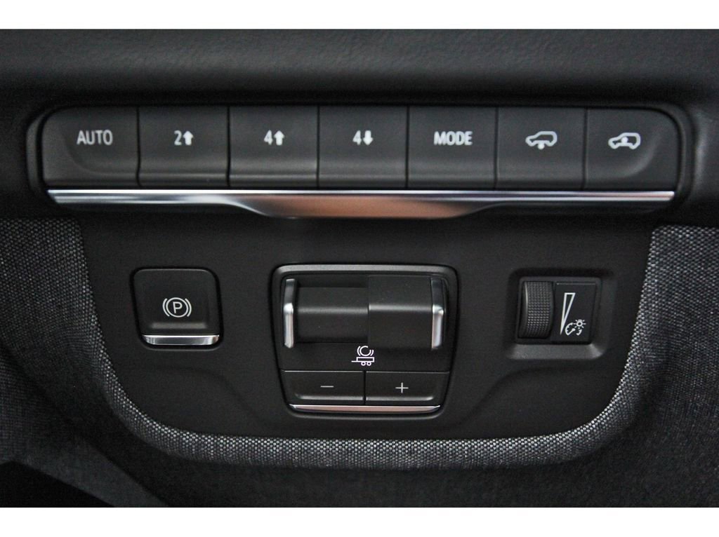 New 2026 Cadillac Escalade Platinum Sport w/ LPO, ONYX Package AWD/4WD image 15