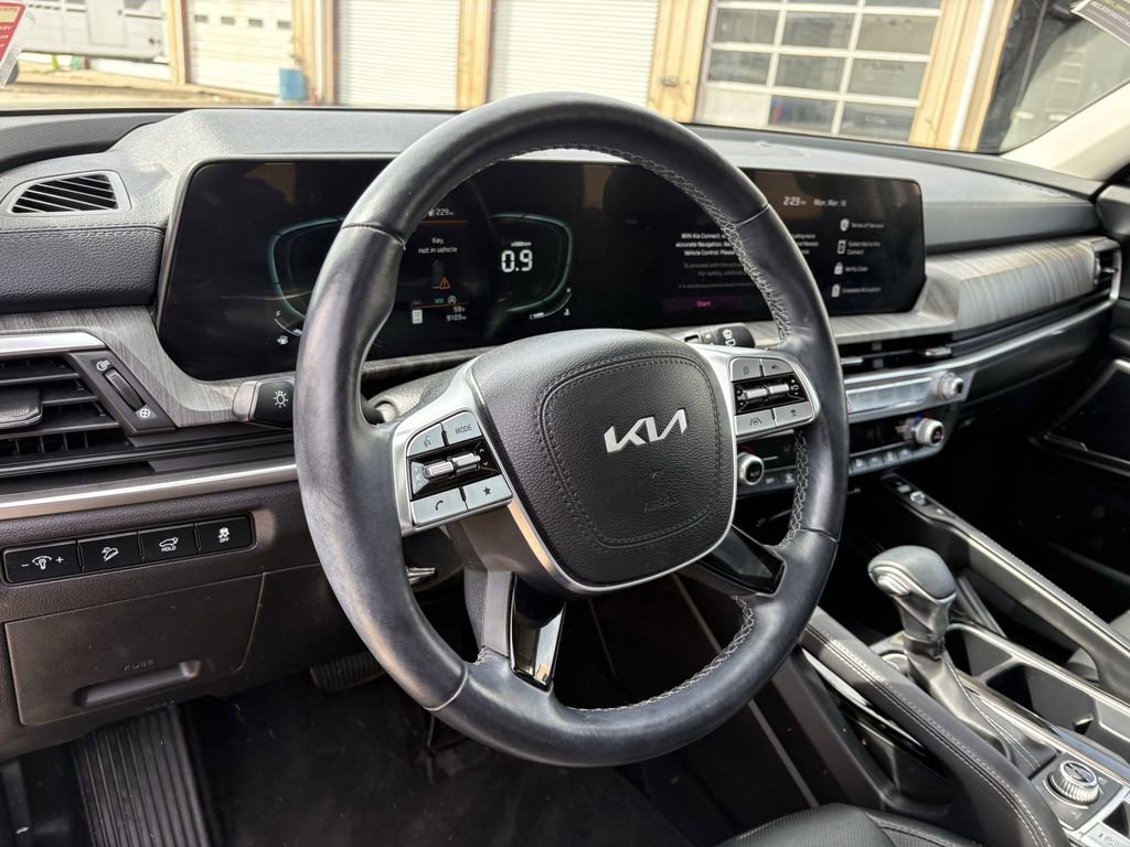 Used 2023 Kia Telluride EX image 14