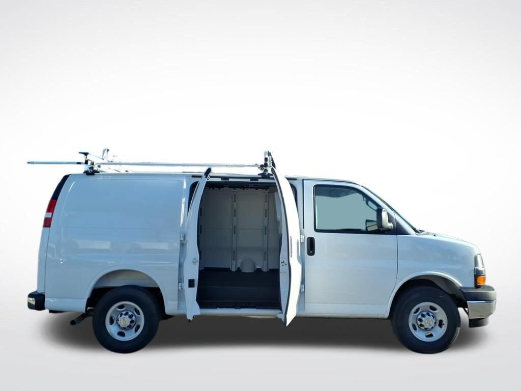 New 2026 Chevrolet Express 2500 w/ Driver Convenience Package RWD image 19