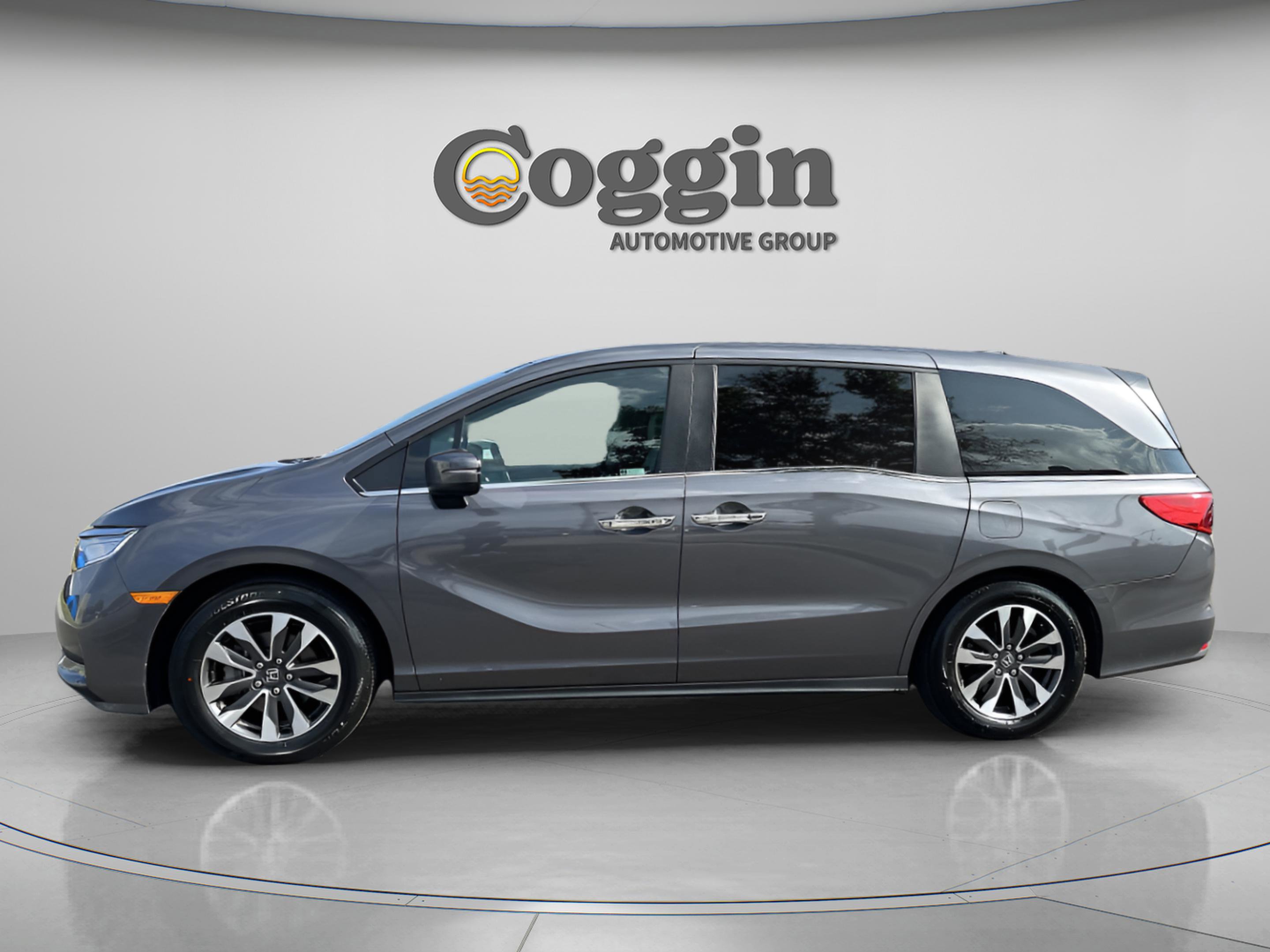 Certified 2024 Honda Odyssey EX-L image 3
