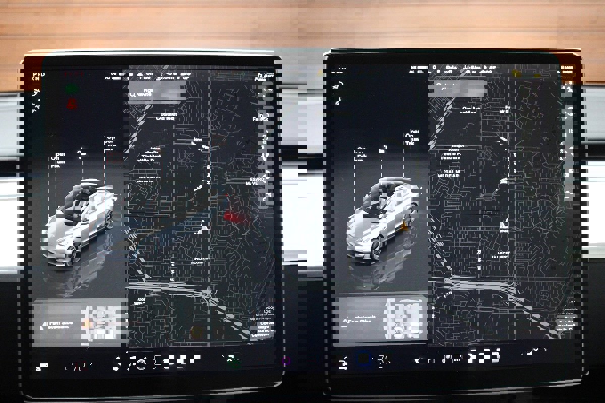 Used 2023 Tesla Model 3 Standard Range image 26