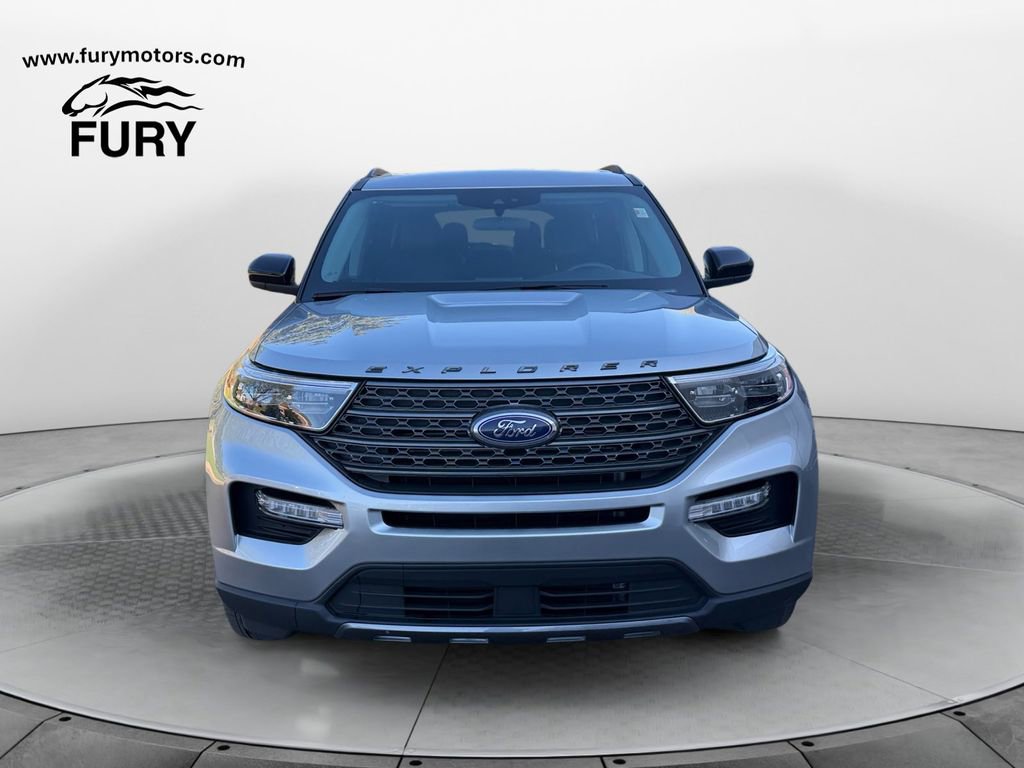 Used 2023 Ford Explorer XLT w/ Equipment Group 202A AWD/4WD image 8