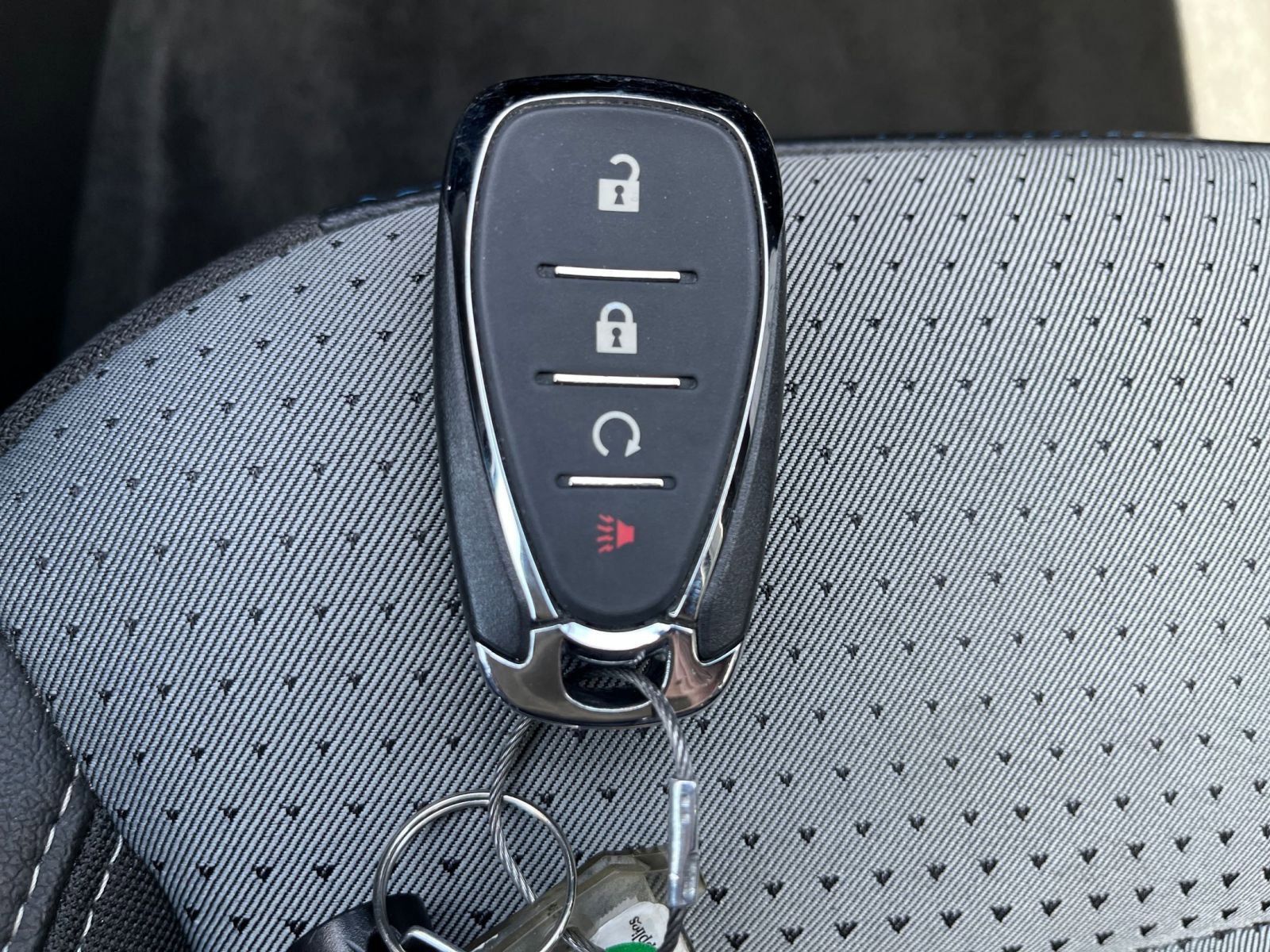 Used 2025 Chevrolet Trax LT w/ LT Convenience Package image 23